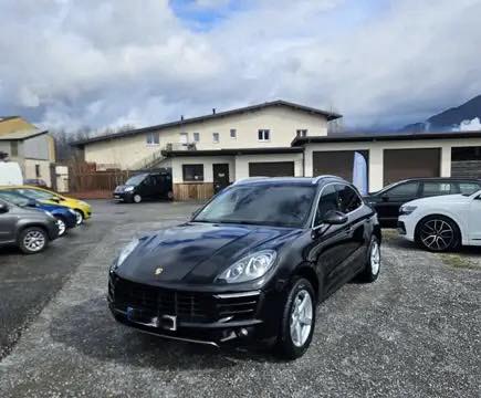 Porsche  Macan